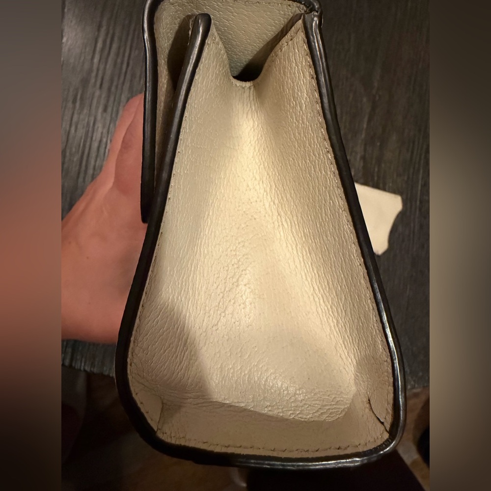 GUCCI Padlock Bee Leather Shoulder Bag Ivory - Picture 10 of 16